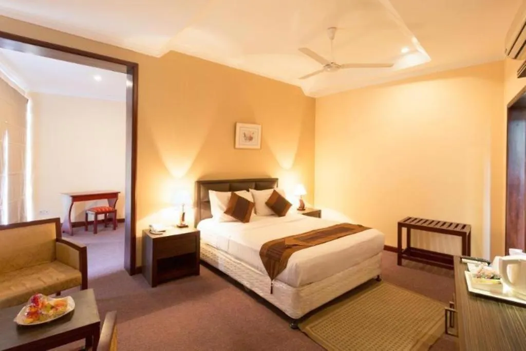 ***  Devon Hotel Kandy Sri Lanka