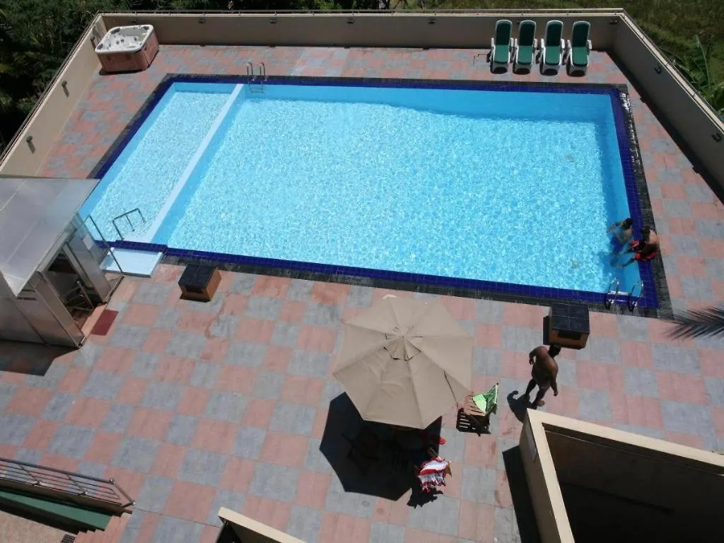 Devon Hotel Kandy 3*,